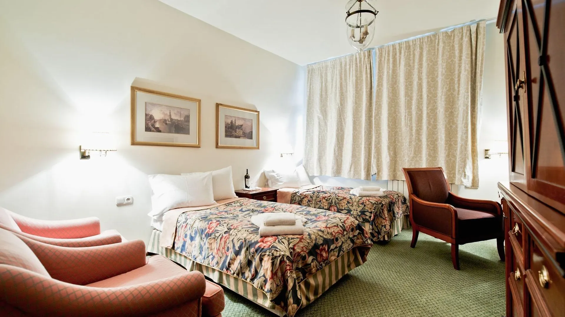 Miodosytnia Aparthotel Kraków 3*,