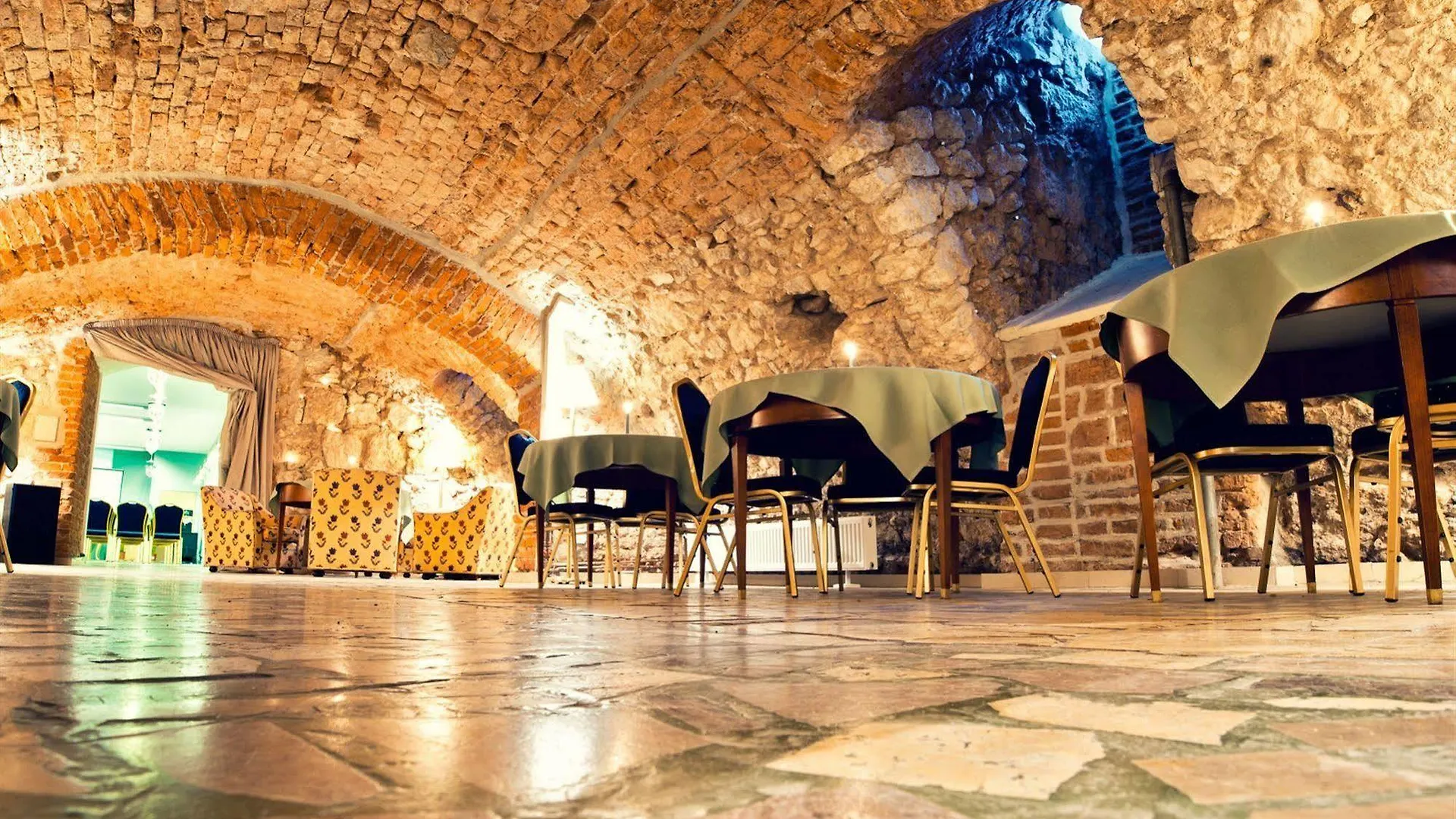 Miodosytnia Aparthotel Kraków 3*,